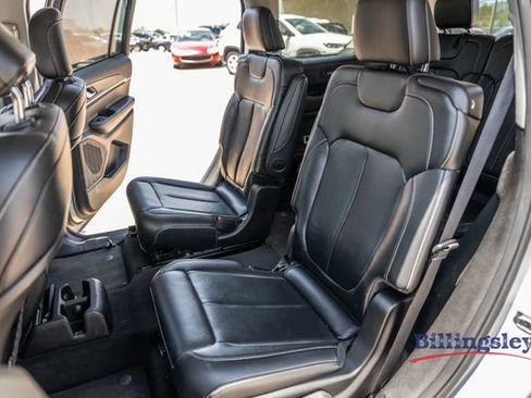 Used 2023 Jeep Grand Cherokee L Limited AWD/4WD image 11