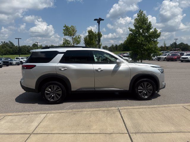 Used 2025 Nissan Pathfinder SV AWD/4WD image 5