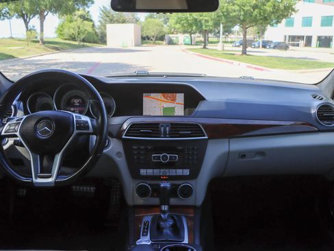 Used 2014 Mercedes-Benz C 300 4MATIC Sedan image 25