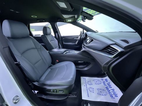 Used 2023 Buick Enclave Essence image 28