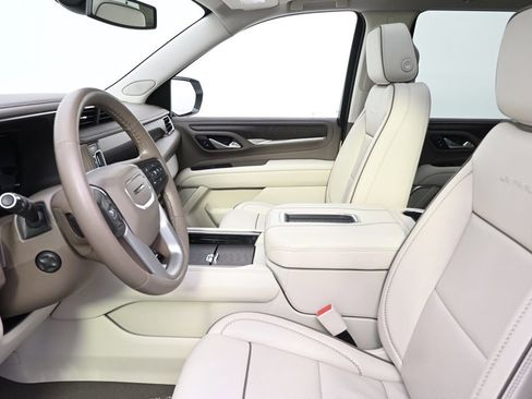 Used 2023 GMC Yukon Denali AWD/4WD image 13