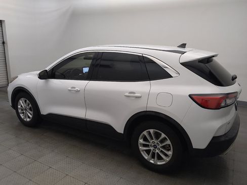 Used 2020 Ford Escape SE FWD image 3