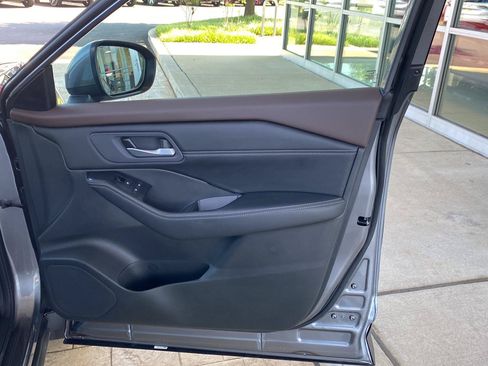 Certified 2023 Nissan Rogue SV w/ SV Premium B Package AWD/4WD image 25