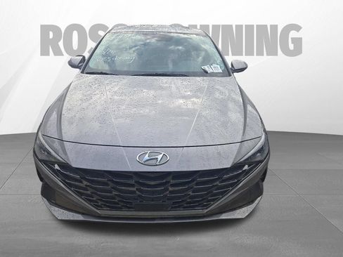 Used 2023 Hyundai Elantra Limited FWD image 2