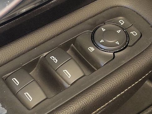 Used 2019 GMC Terrain Denali w/ Advanced Safety Package image 27