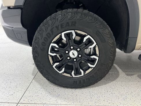 Used 2023 Chevrolet Silverado 1500 ZR2 AWD/4WD image 31