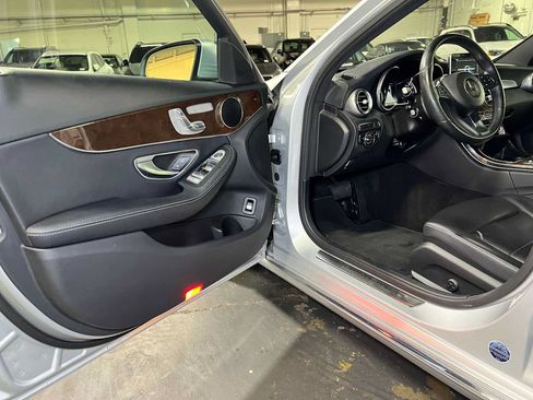 Certified 2018 Mercedes-Benz C 300 4MATIC Sedan image 21