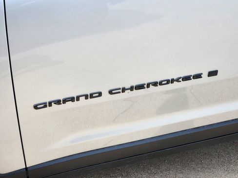 New 2025 Jeep Grand Cherokee L Limited w/ Black Appearance Package RWD image 8