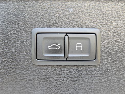 Used 2024 Audi Q5 2.0T Premium AWD/4WD image 30