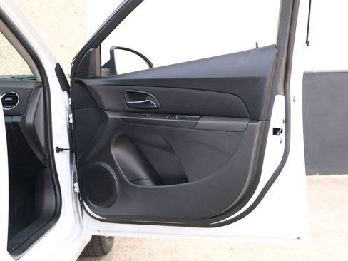 Used 2015 Chevrolet Cruze LT w/ Enhanced Safety Package FWD image 31