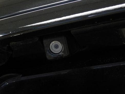 Used 2013 Lexus LX 570 4WD w/ Luxury Pkg w/Pre-crash image 87