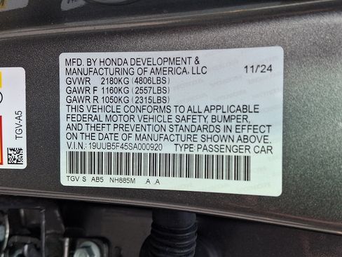 Certified 2025 Acura TLX w/ Technology Package image 29