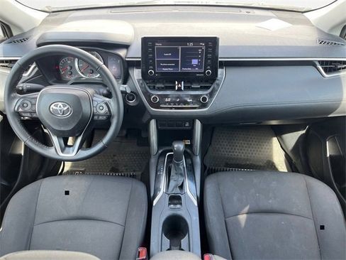 Used 2022 Toyota Corolla Cross LE image 11
