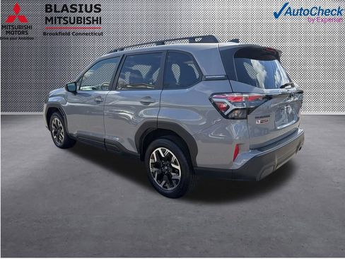 Used 2025 Subaru Forester Premium w/ Convenience Package #1 AWD/4WD image 11