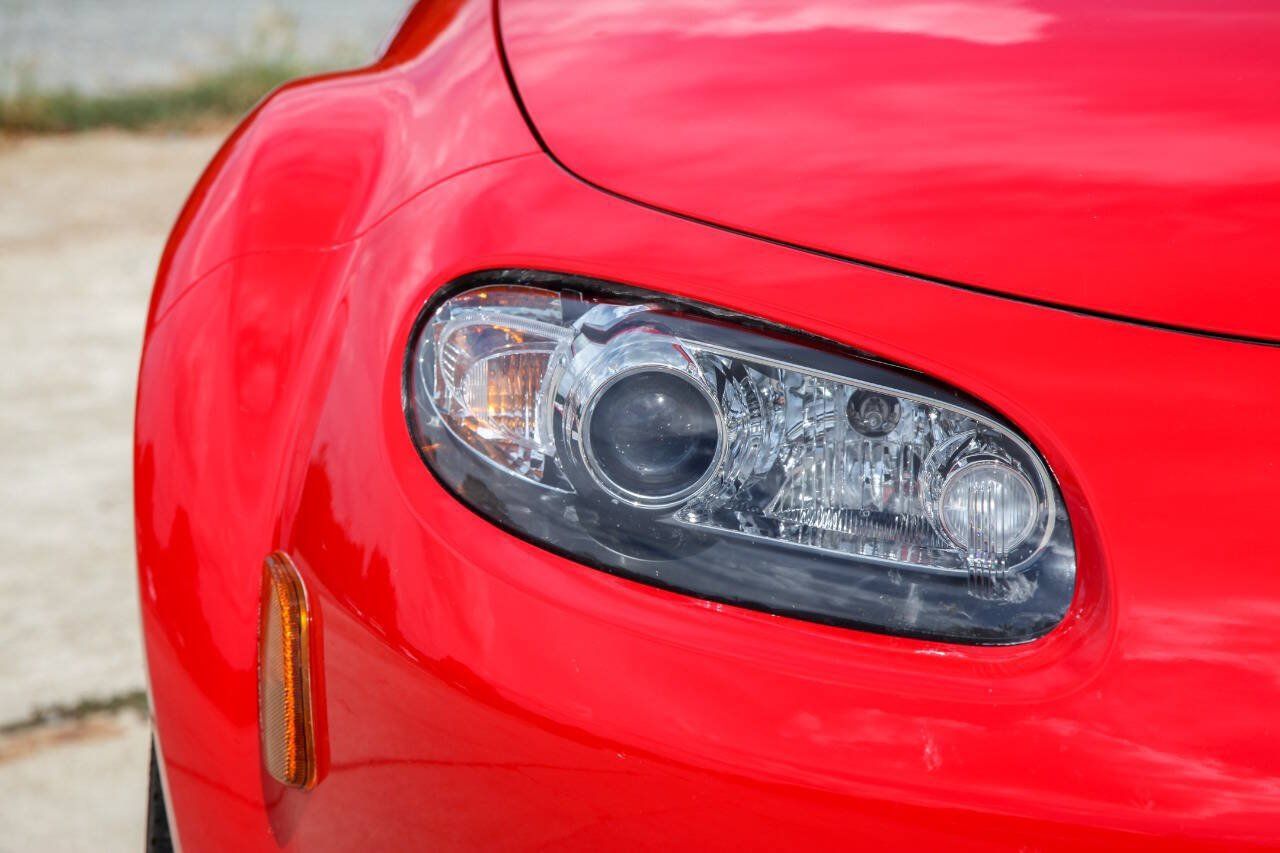 Used 2007 MAZDA MX-5 Miata Grand Touring w/ Premium Pkg RWD image 4