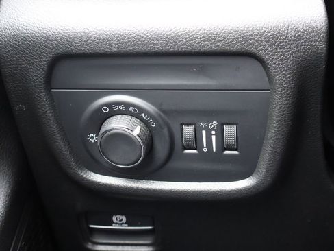 Used 2024 Jeep Grand Cherokee L Laredo AWD/4WD image 33