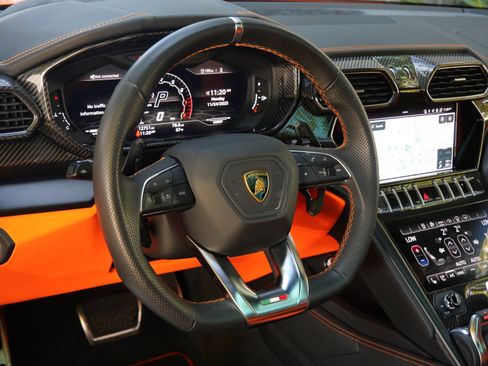 Used 2022 Lamborghini Urus image 14