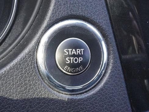 Used 2019 Nissan Rogue SV image 25