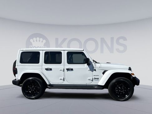 Used 2022 Jeep Wrangler Unlimited Sahara w/ Cold Weather Group AWD/4WD image 8