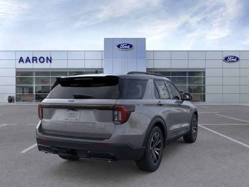 New 2025 Ford Explorer ST-Line w/ Premium Package RWD image 38