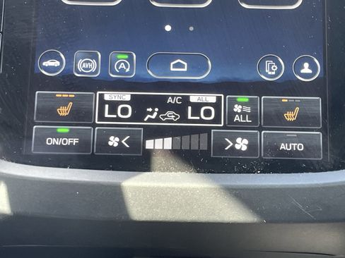 Certified 2025 Subaru Forester Premium AWD/4WD image 27