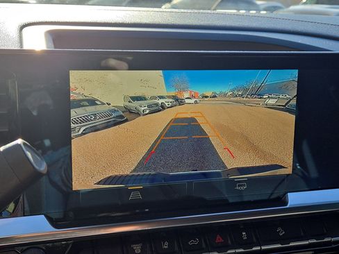 Used 2024 Chevrolet Silverado 2500 LT image 18