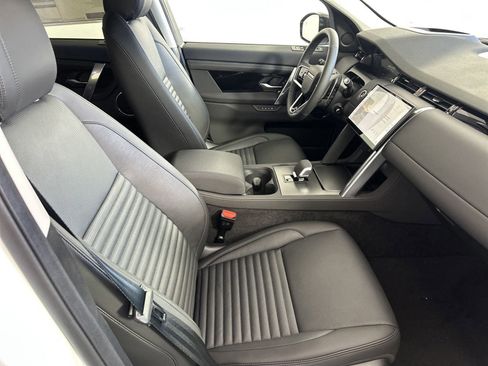 Certified 2025 Land Rover Discovery Sport S image 18