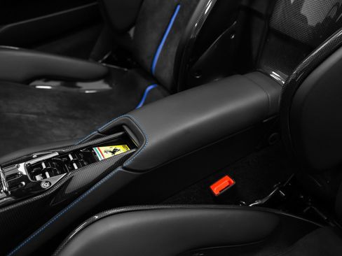 Used 2022 Ferrari SF90 Spider AWD/4WD image 58