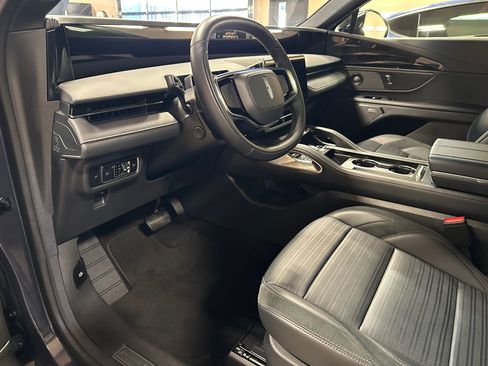 Used 2024 Lincoln Nautilus Reserve w/ Equipment Group 202A image 12