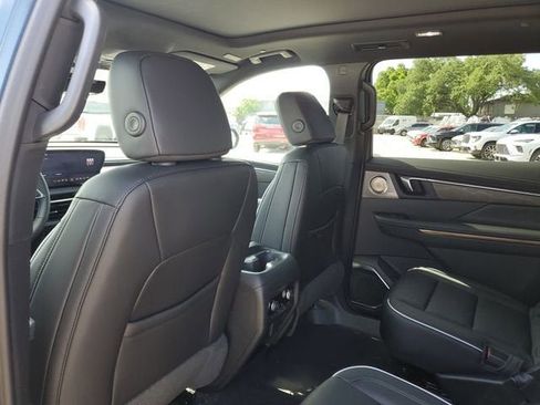 New 2026 Buick Enclave Avenir w/ Super Cruise Package FWD image 10