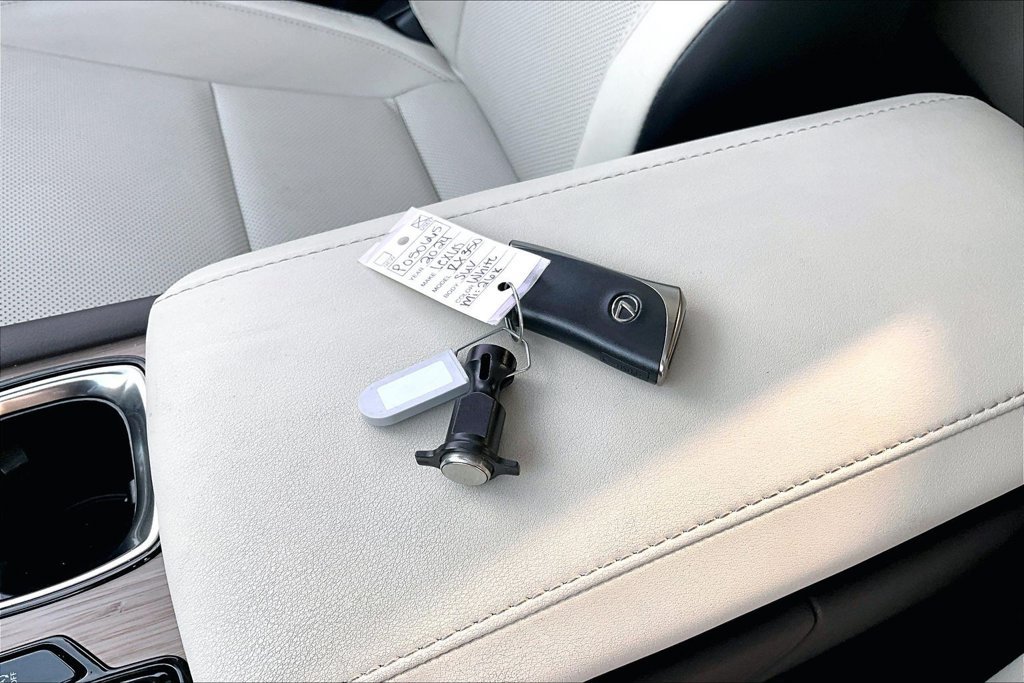 Used 2024 Lexus RX 350 Premium w/ Accessory Package (A2) FWD image 10