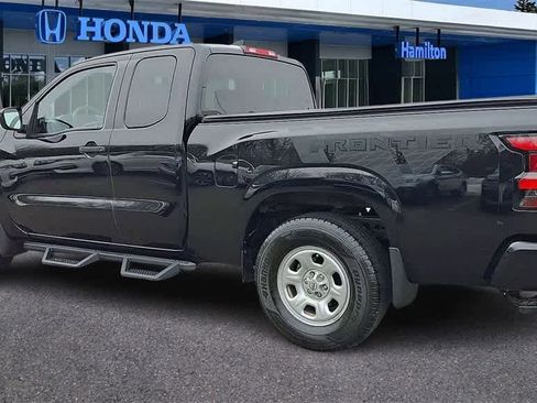 Used 2022 Nissan Frontier S w/ Graphics Package image 6