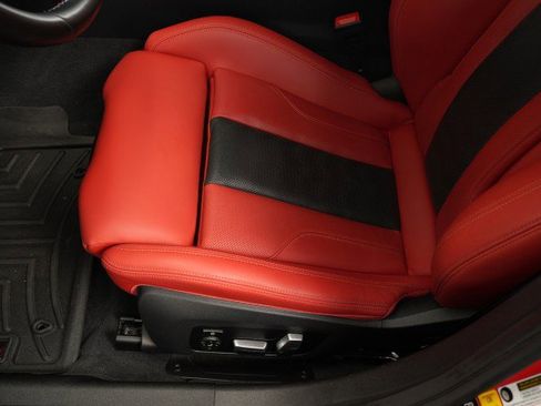 Used 2022 BMW M3 Competition w/ M Carbon Exterior Package AWD/4WD image 26