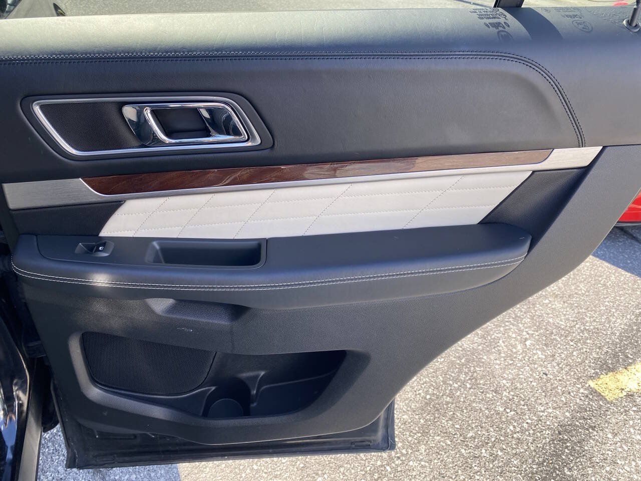 Used 2017 Ford Explorer Platinum AWD/4WD image 20