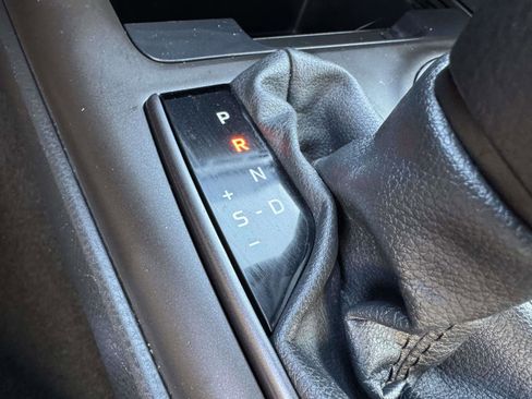 Certified 2021 Toyota Camry SE image 34