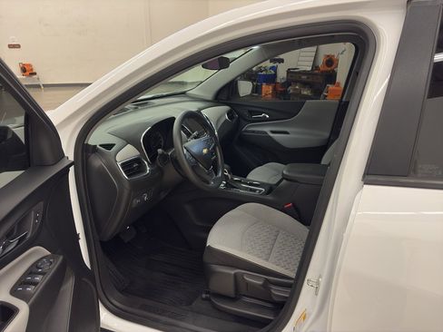 Used 2023 Chevrolet Equinox LS image 12