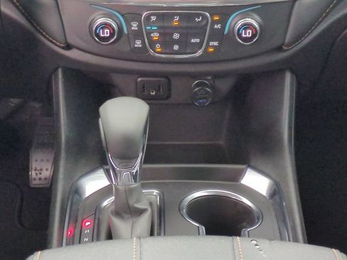 Used 2021 Chevrolet Traverse LS FWD image 22