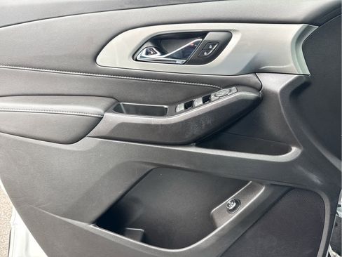 Certified 2023 Chevrolet Traverse LT image 32