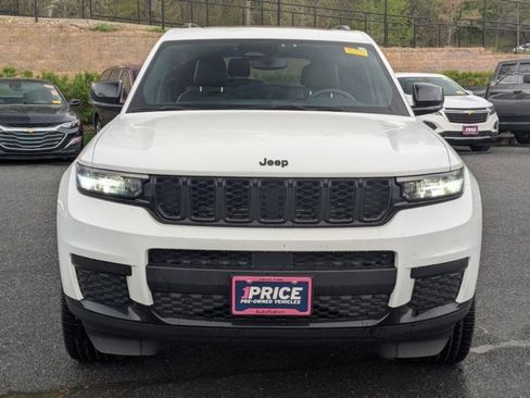 Used 2023 Jeep Grand Cherokee L Laredo image 2