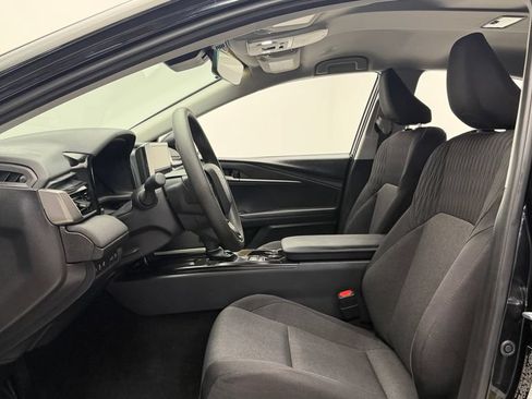 Used 2025 Toyota Camry LE FWD image 10