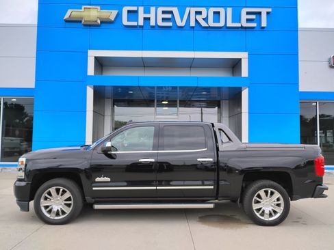 Used 2017 Chevrolet Silverado 1500 High Country w/ High Desert Package AWD/4WD image 11