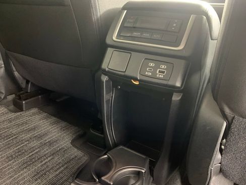 Used 2025 Subaru Ascent Premium AWD/4WD image 19