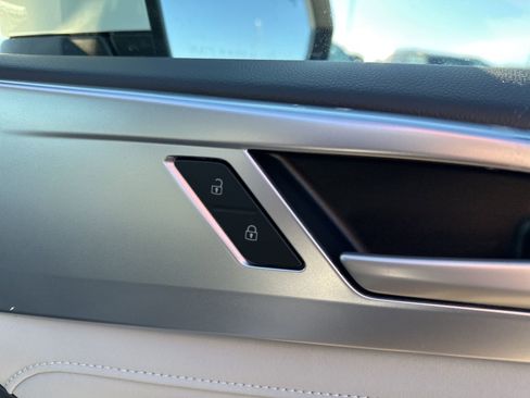 New 2026 Volkswagen Taos SE AWD/4WD image 32