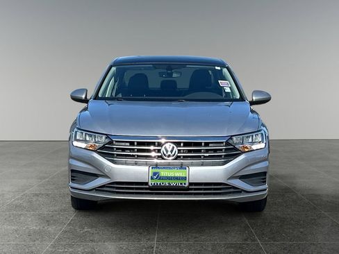 Used 2021 Volkswagen Jetta SE FWD image 3