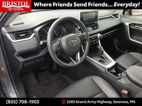 Used 2020 Toyota RAV4 XLE Premium image 14