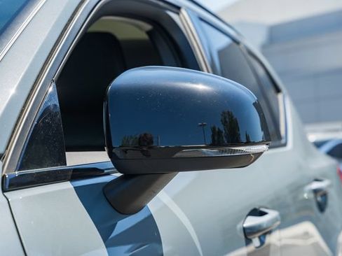 Certified 2023 Volvo XC40 B5 Plus w/ Climate Package AWD/4WD image 15