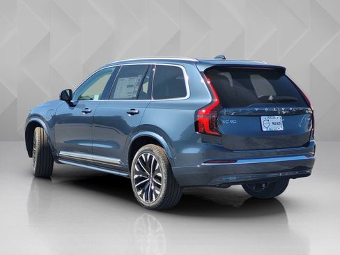 New 2026 Volvo XC90 T8 Ultra w/ Protection Package Premier image 4