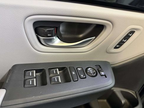 Used 2025 Honda Pilot EX-L image 7