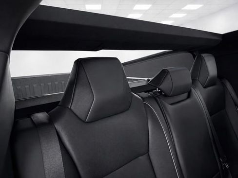 Used 2024 Tesla Cybertruck AWD Crew Cab image 29