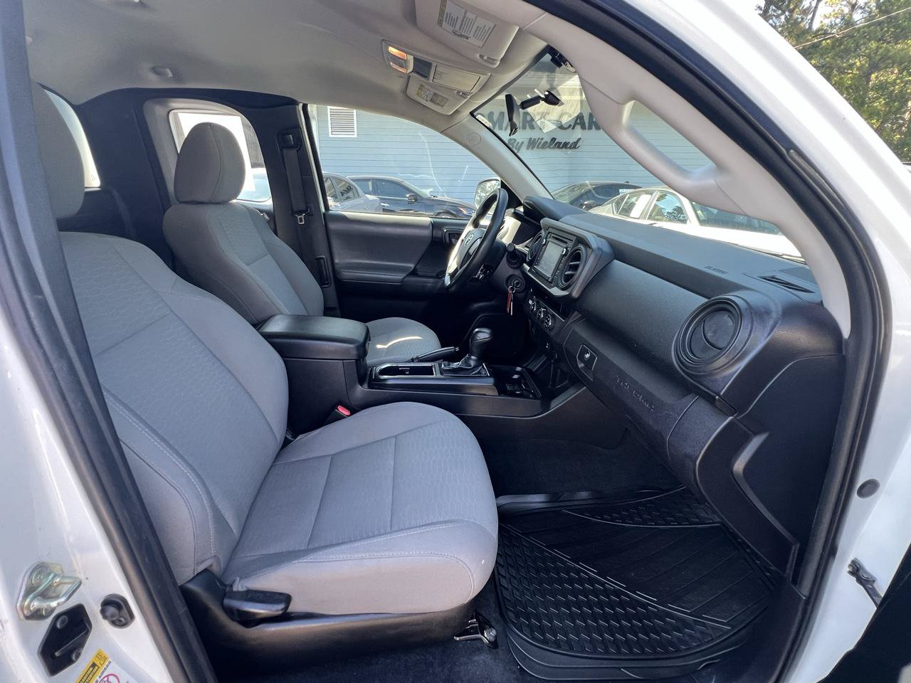 Used 2016 Toyota Tacoma SR RWD image 12